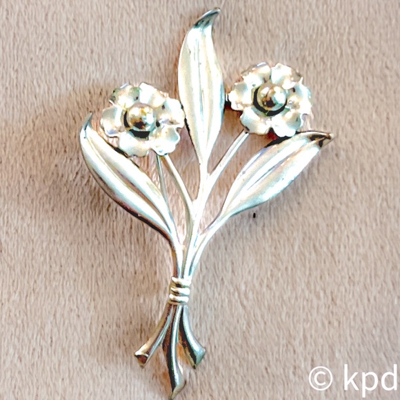Mid-Century 1950s era vintage silver floral brooch - Picture 6 of 8